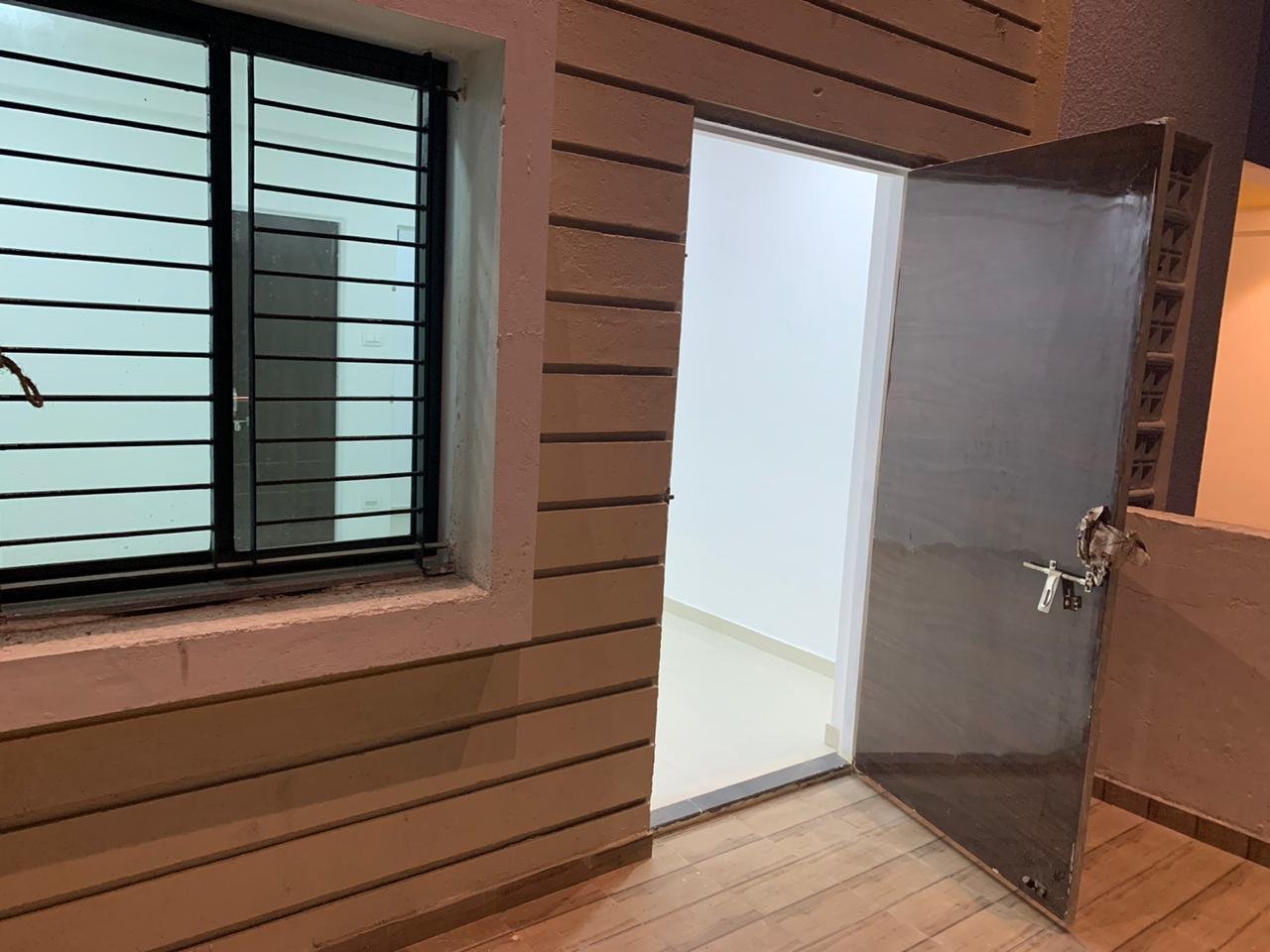 Flat in Bhagwan Nagar