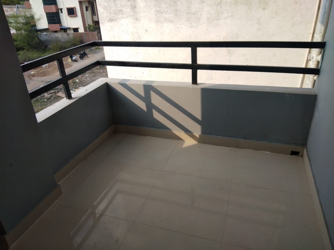 Flats in Zingabai Takli