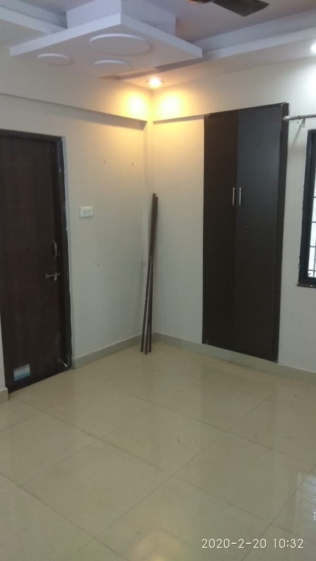 Flat in Sneh Nagar