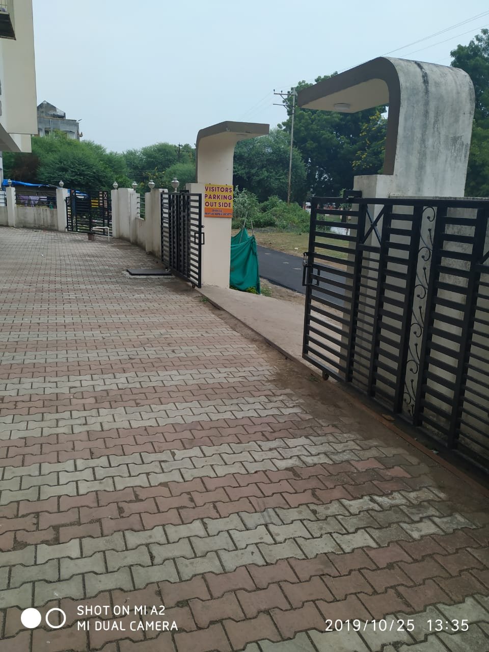 3BHK Flat in Friends Colony