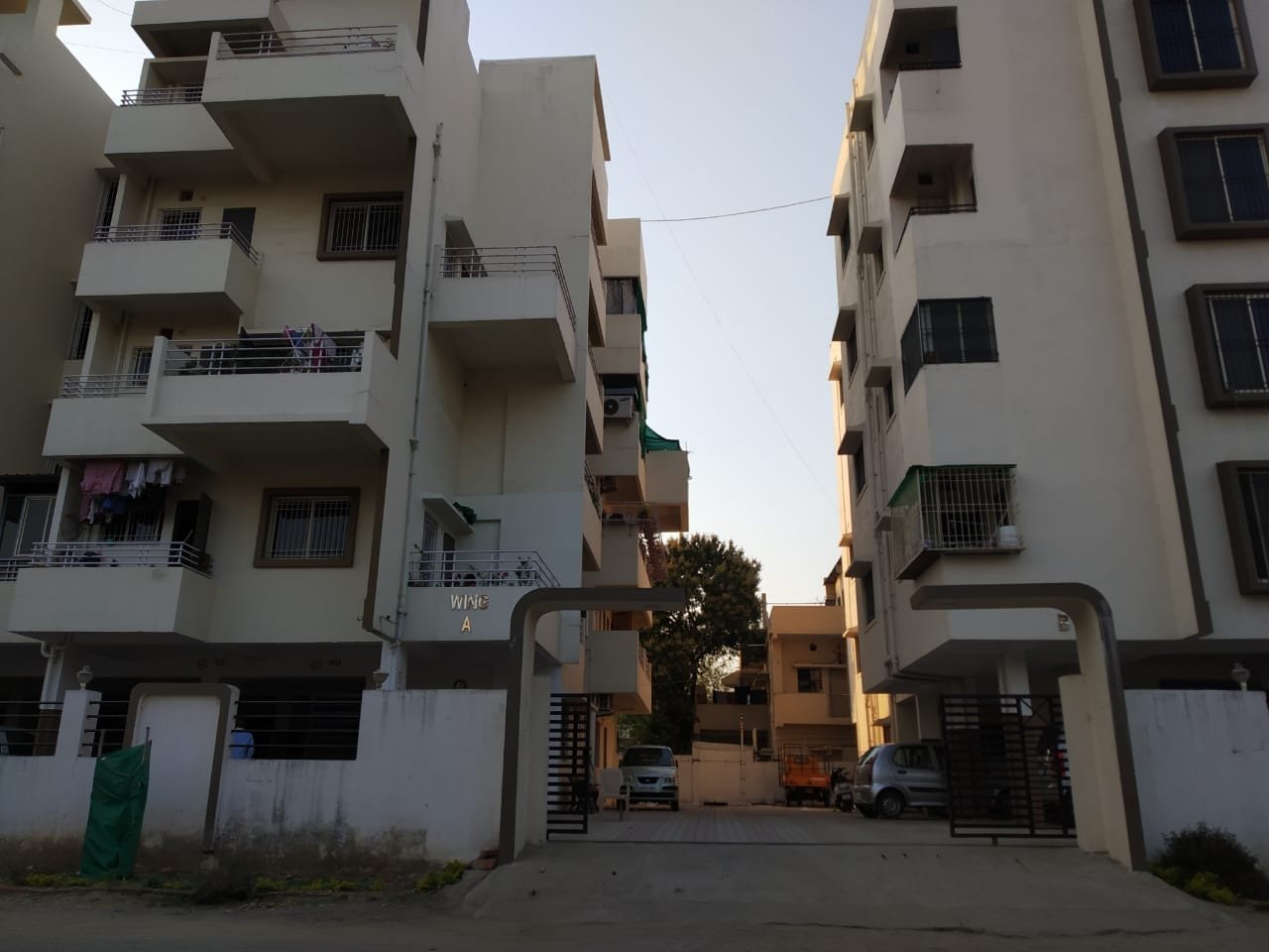 2BHK Flat in Friends Colony