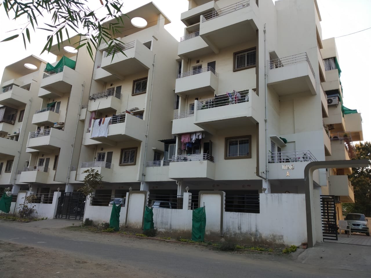 2BHK Flat in Friends Colony