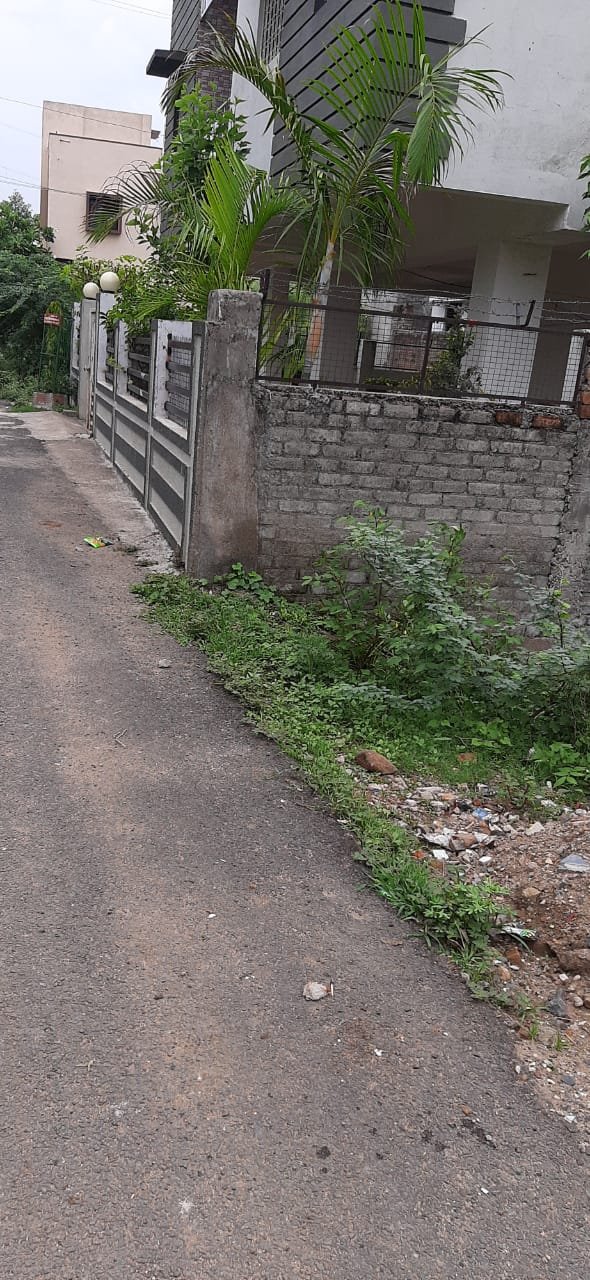 Plot in omkar nagar