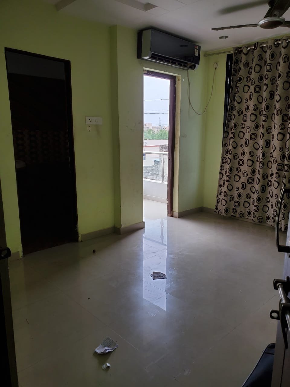 Flat in Mankapur Road