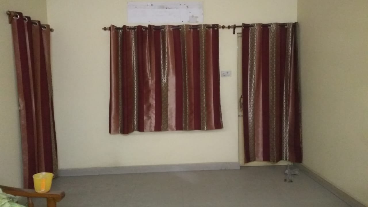 Flat at Narendra Nagar