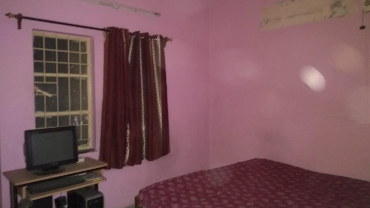 Flat at Narendra Nagar