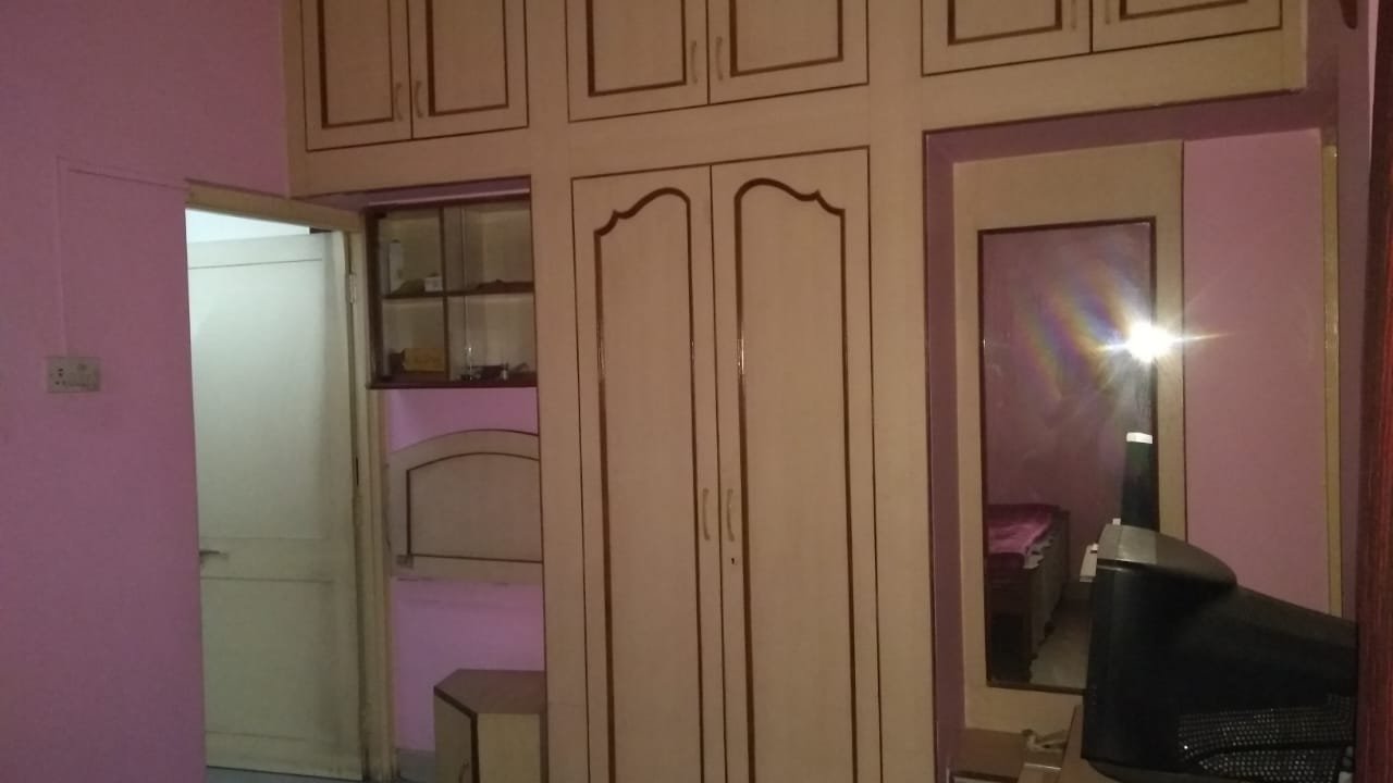 Flat at Narendra Nagar