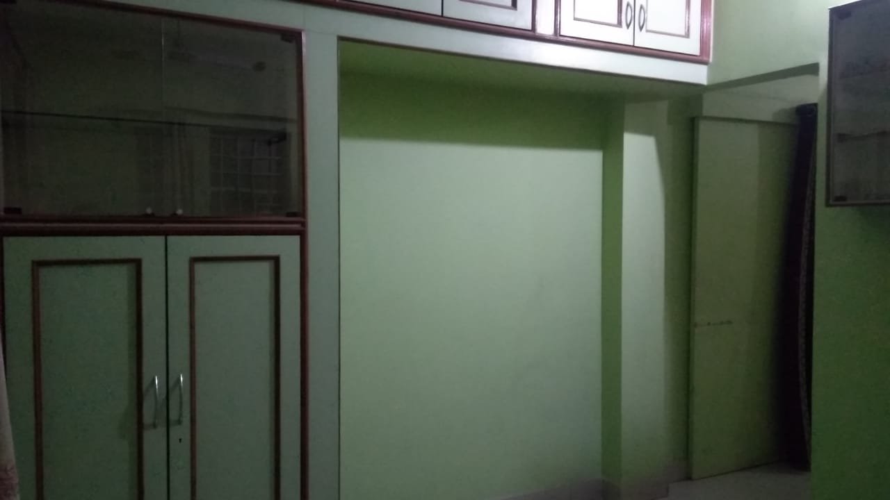 Flat at Narendra Nagar