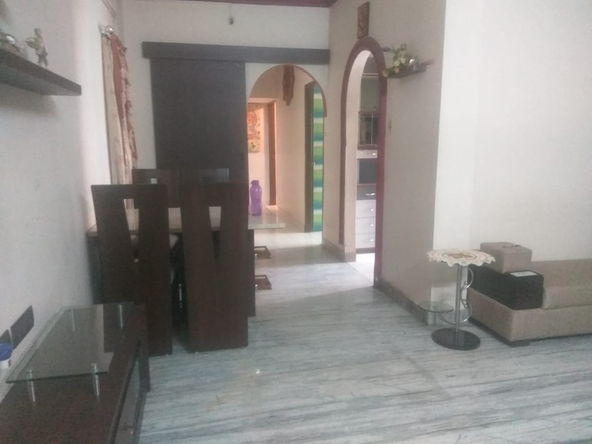 Flat in Shivaji Nagar