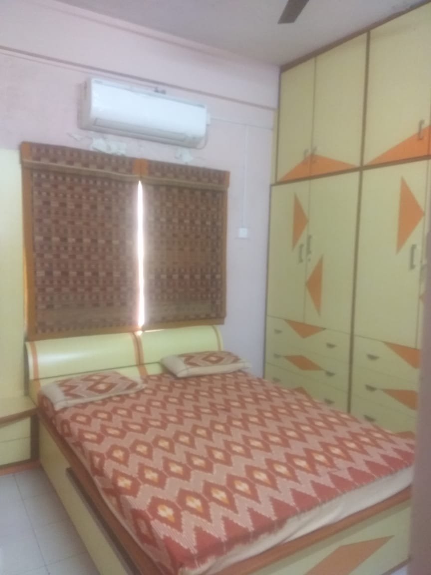 Flat in Shivaji Nagar
