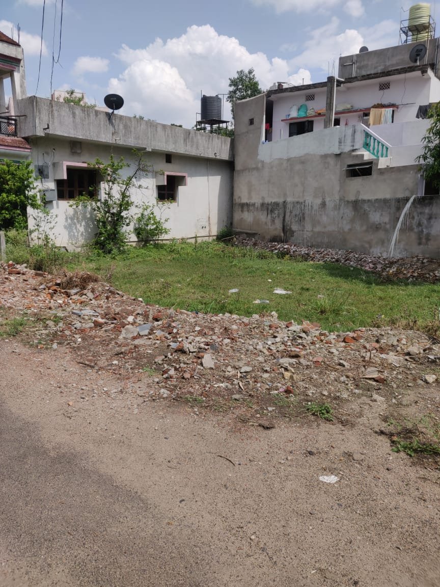 Plot in Gadge Nagar