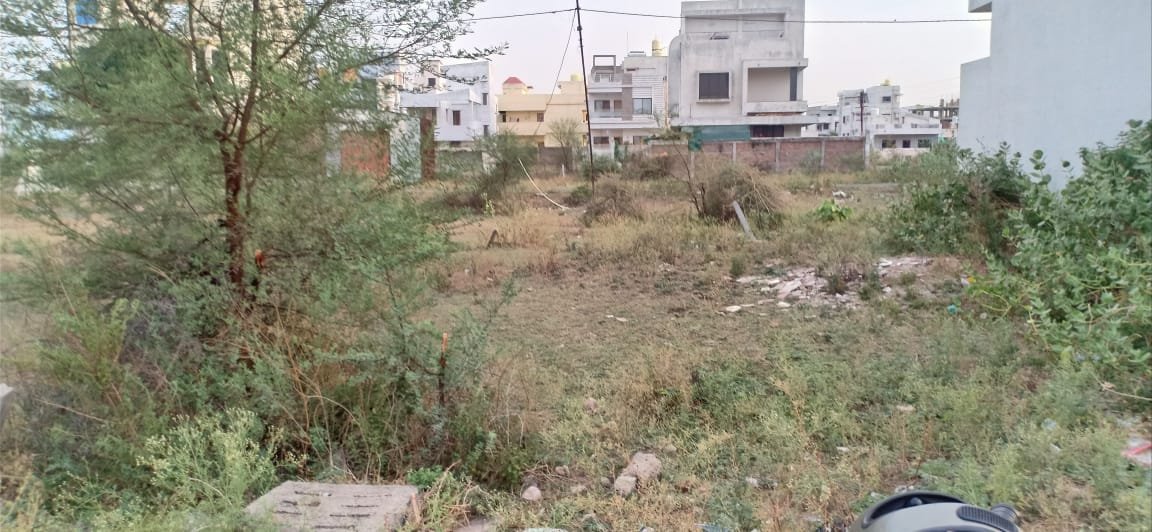 Plot in Manish Nagar