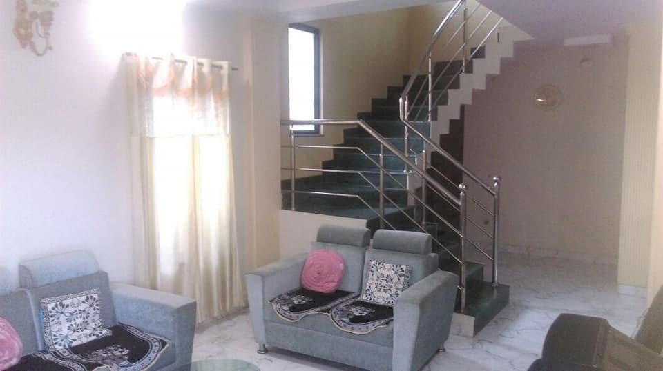 Plot in Narendra Nagar