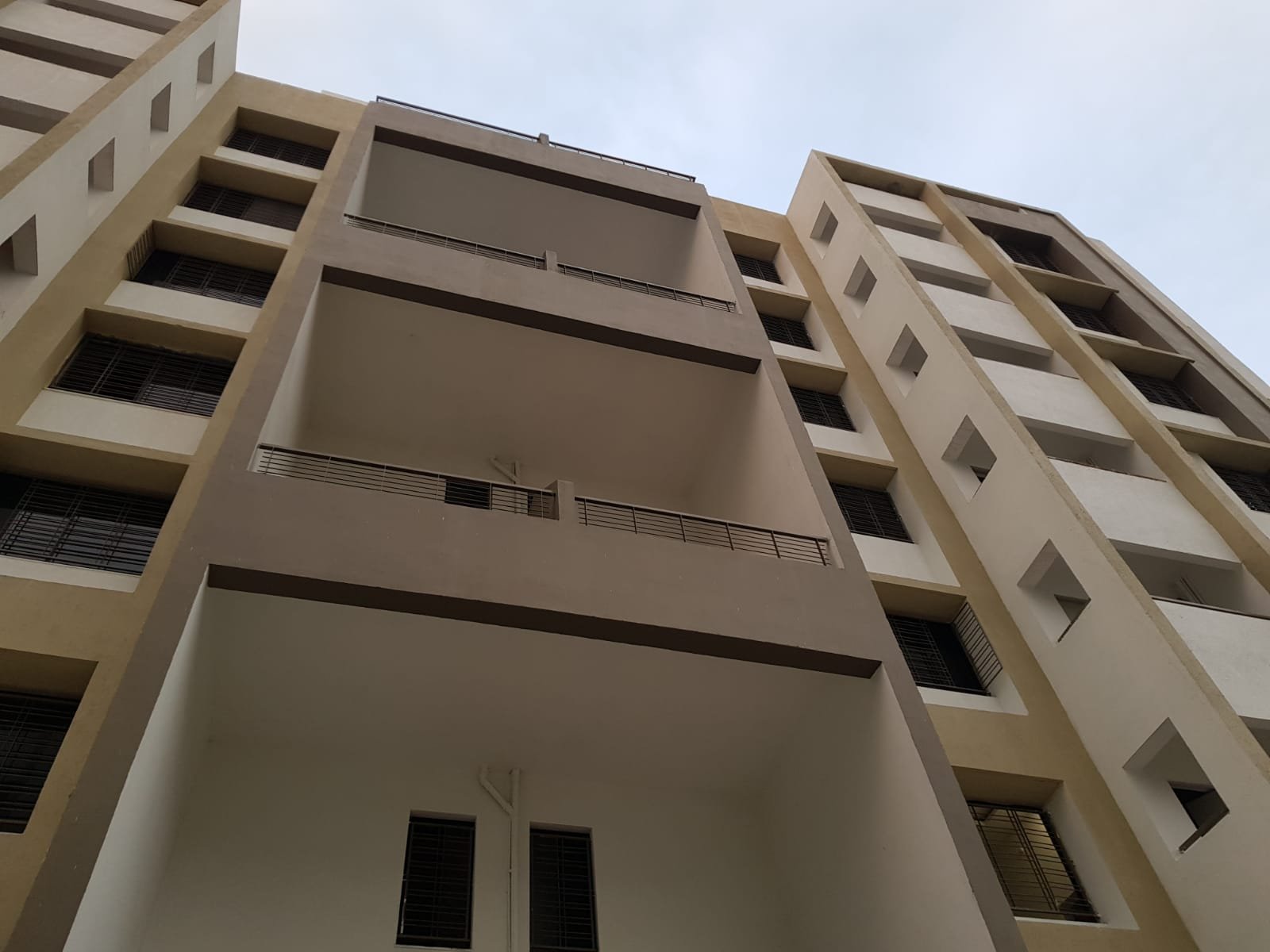 Flat in Wardha Road