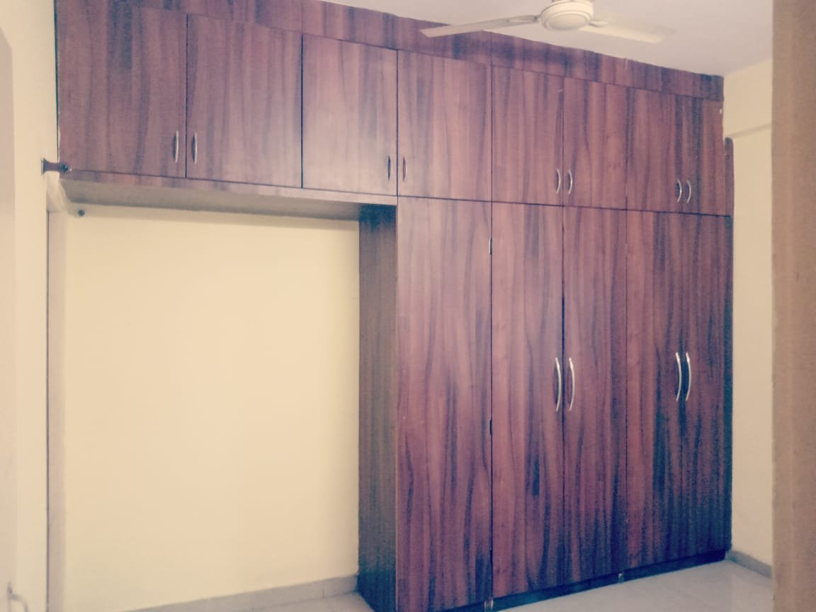 Flat in Badkas  Chowk