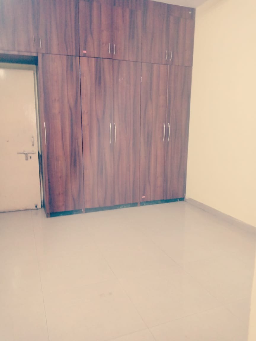 Flat in Badkas  Chowk