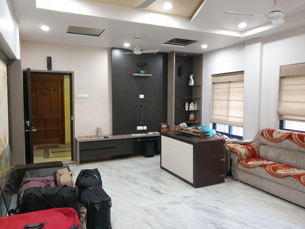 Flat in Madhuvanti