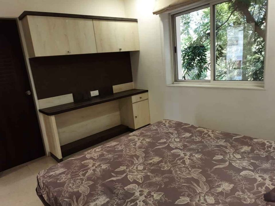 Semi-Furnished Luxurious Flats in Alkapuri