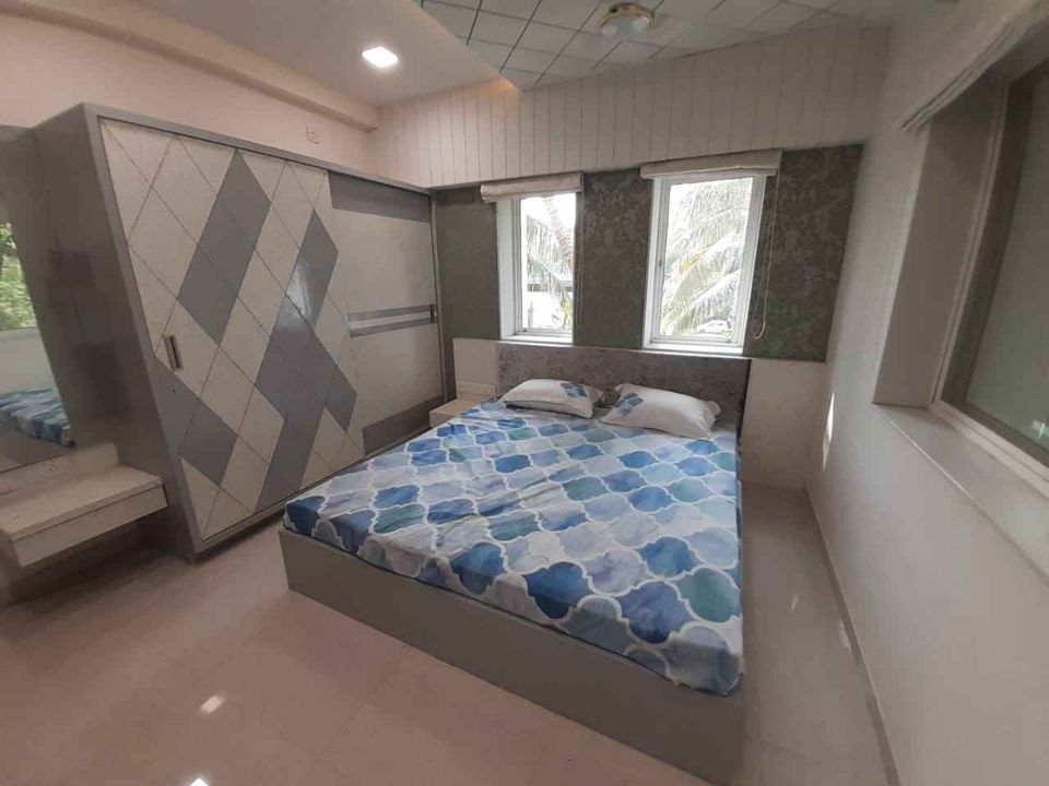 Semi-Furnished Luxurious Flats in Alkapuri