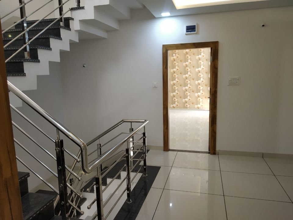 Flat in Mahalaxmi Nagar