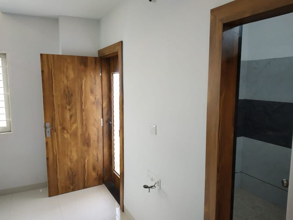Flat in Mahalaxmi Nagar