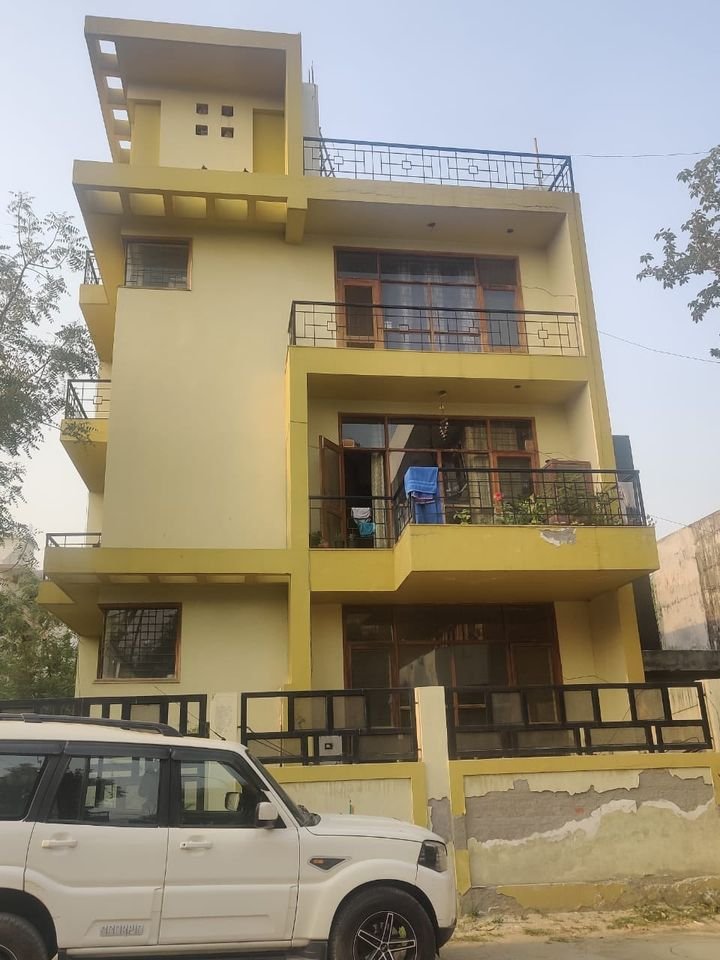 House in Sector-122