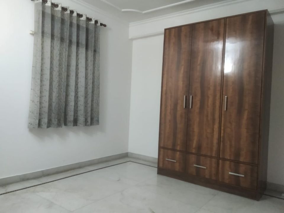 Flat in Saket Metro Station