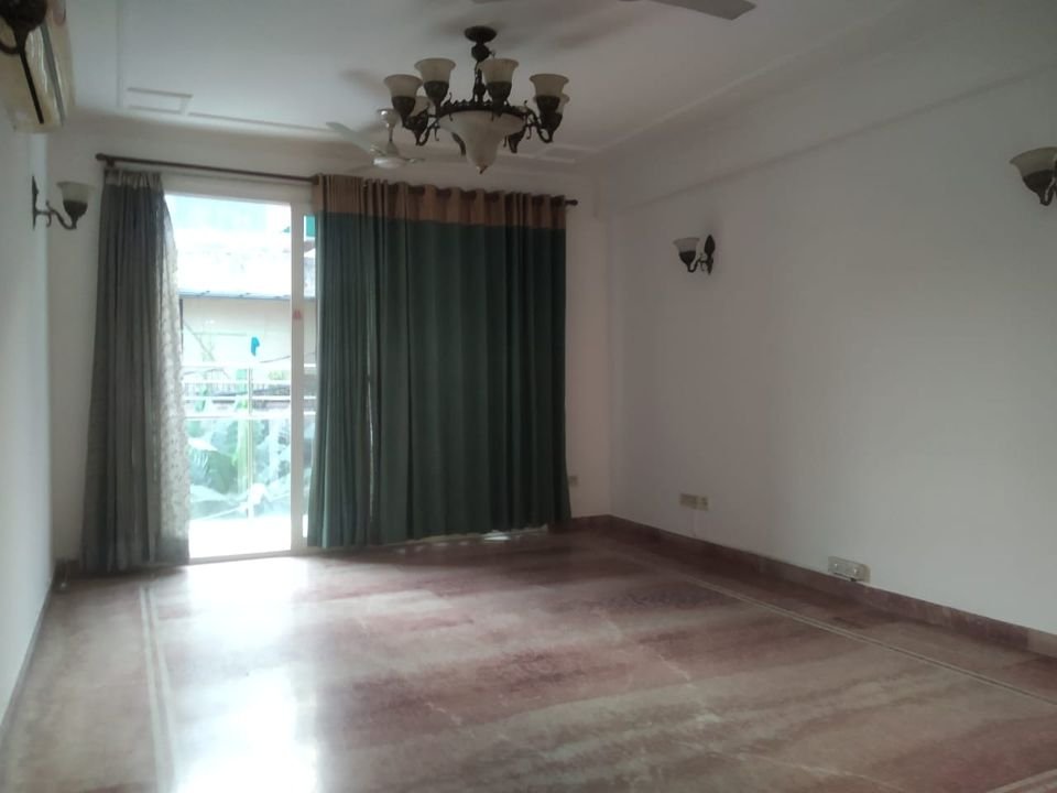 Flat in Saket Metro Station