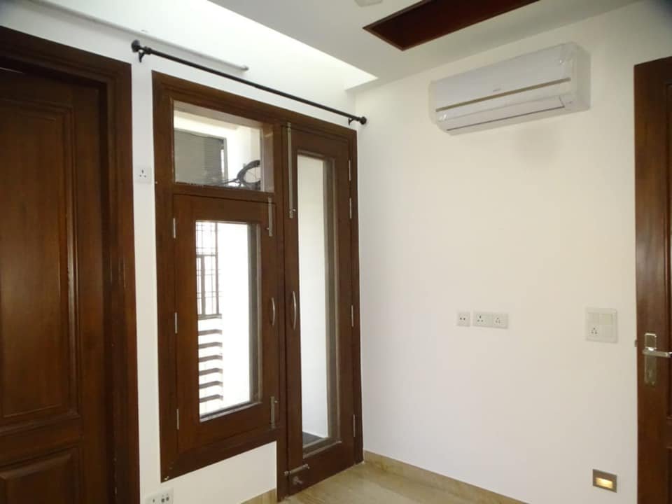 Flat in Saket Metro Station