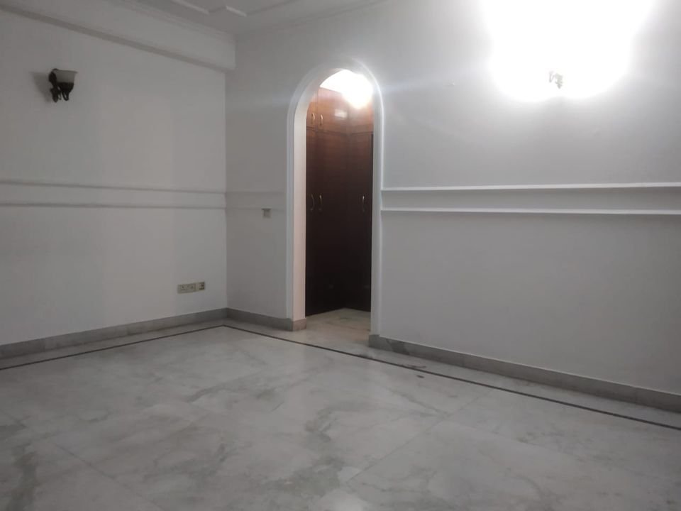 Flat in Saket Metro Station