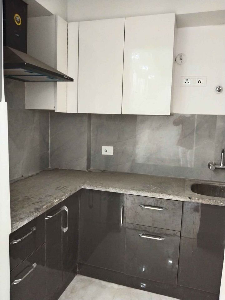 2BHK Flat in Saket Metro Station