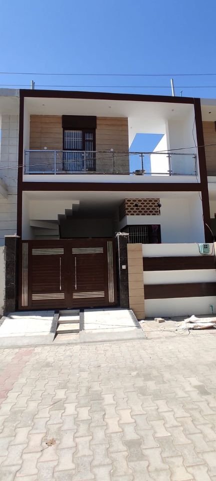 House in Guru Ram Das Nagar 1