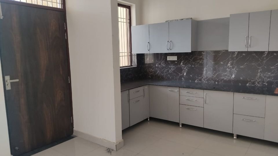 House in Guru Ram Das Nagar 1