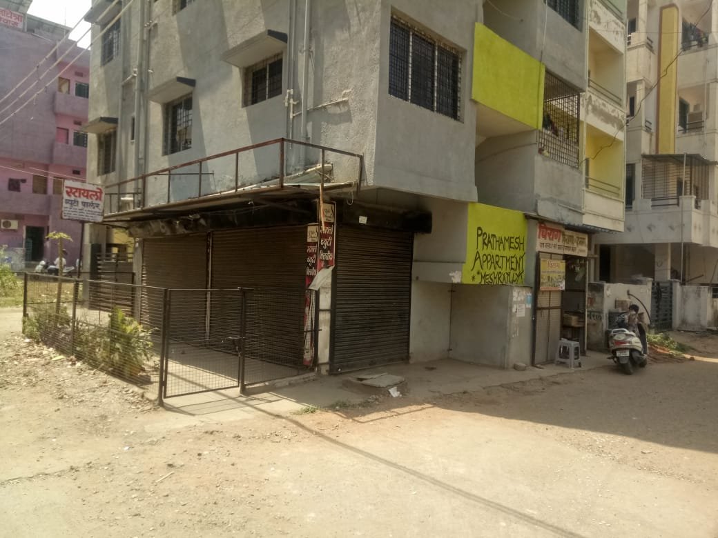 Shop available for sale at meshram lay out near lata mangeshkar hospital crpf gate