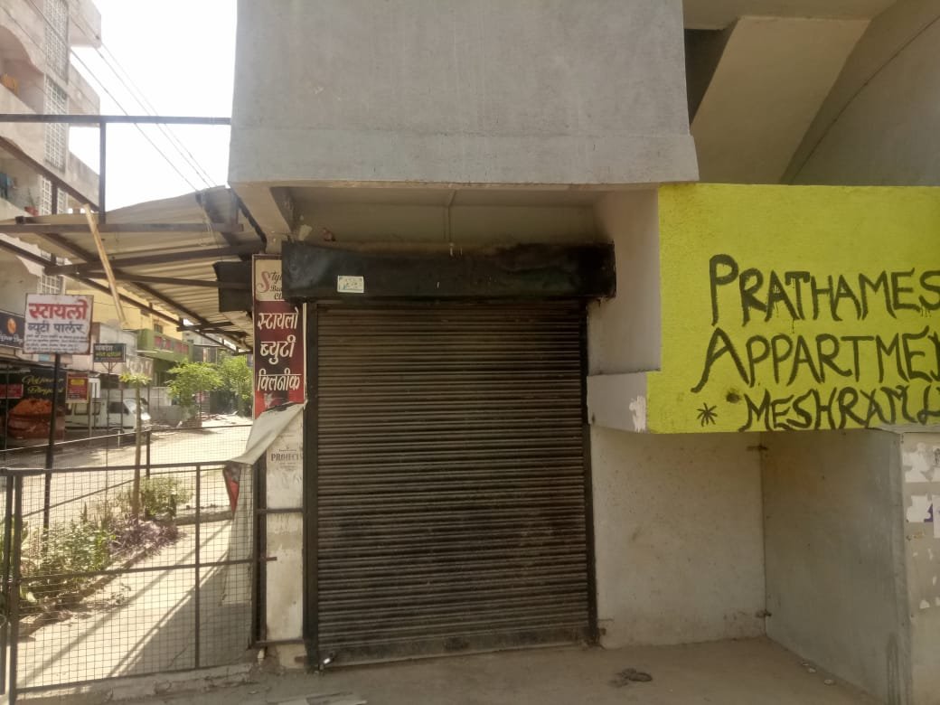 Shop available for sale at meshram lay out near lata mangeshkar hospital crpf gate